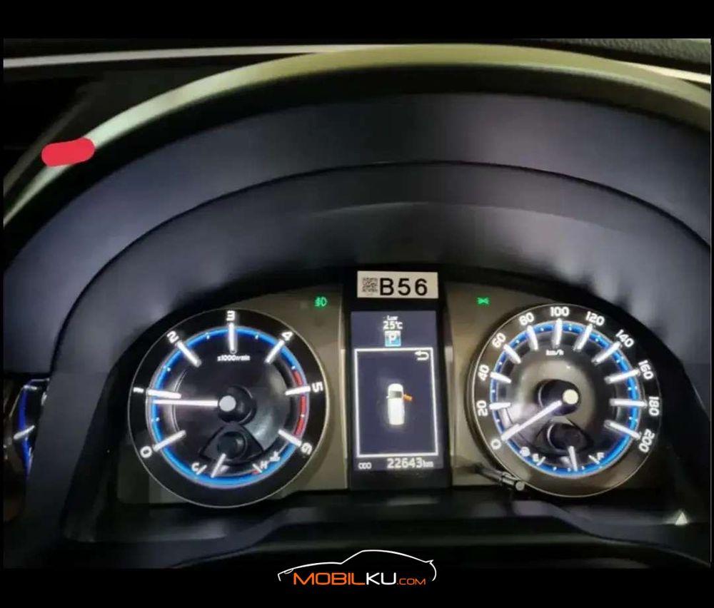 Mobil Toyota Kijang Innova 2016