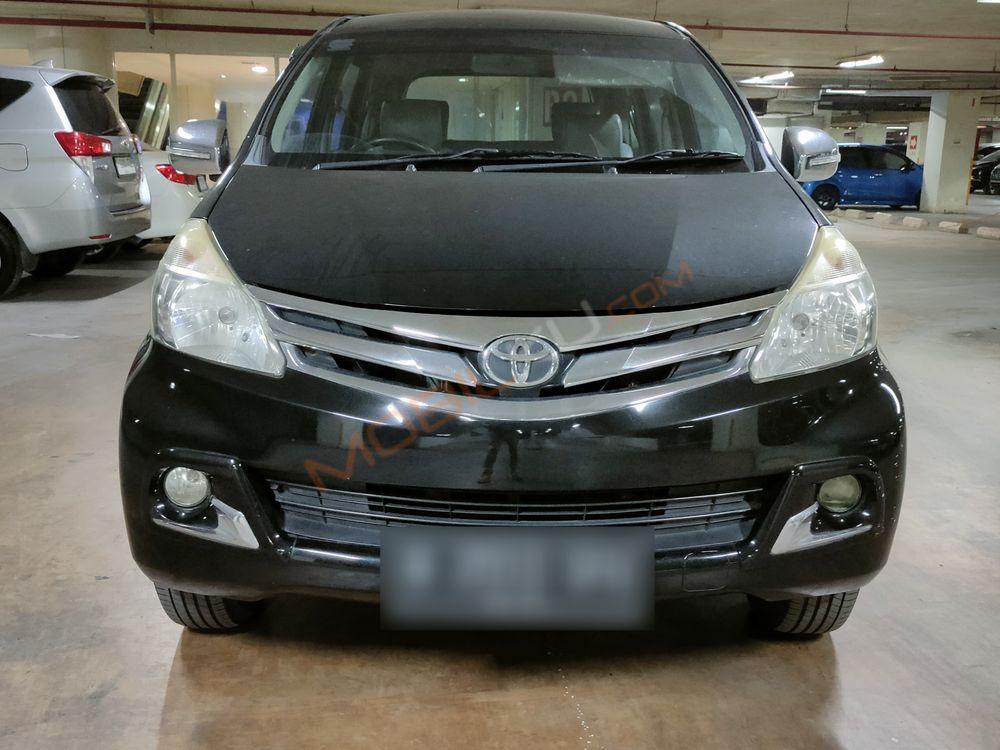 Mobil Toyota Avanza 2014