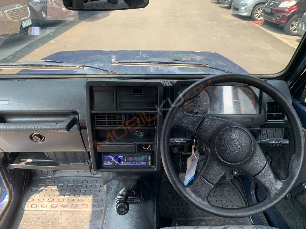 Mobil Suzuki Katana 2005