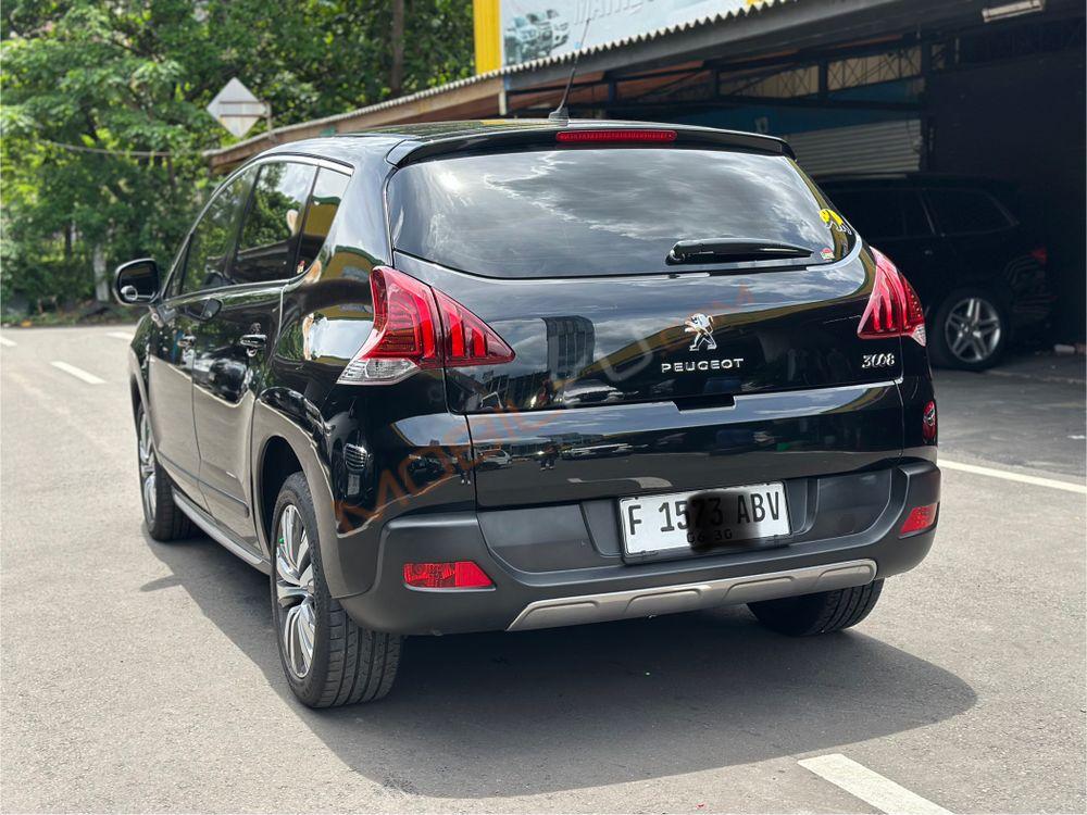 Mobil Peugeot 3008 2016
