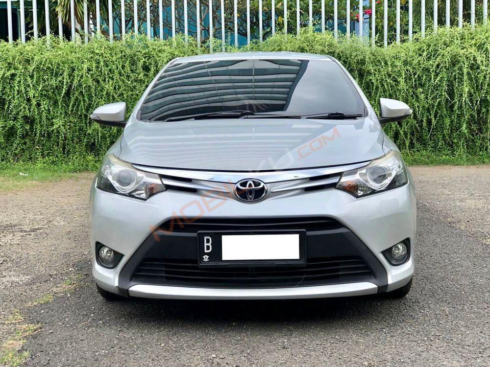 Mobil Toyota Vios 2015