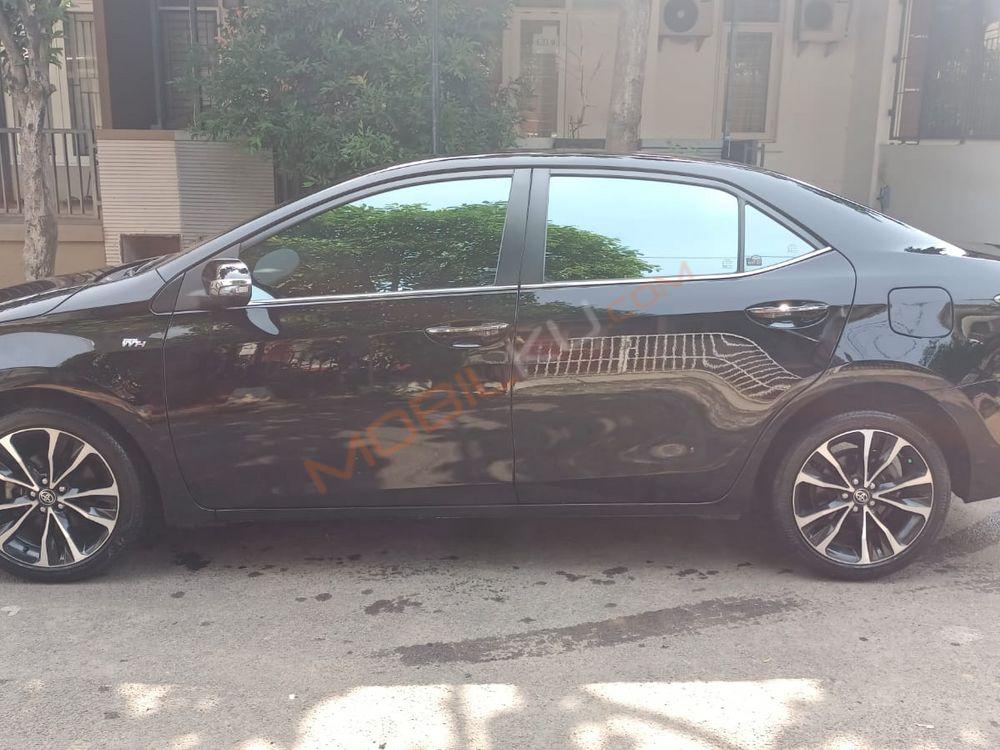 Mobil Toyota Corolla 2018