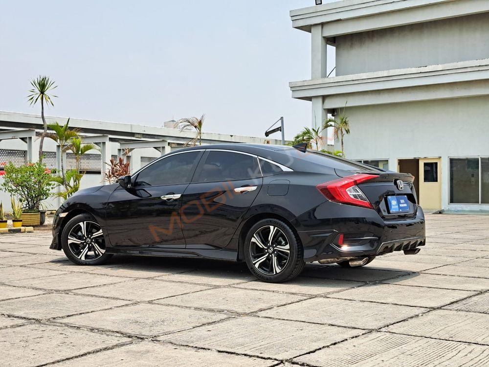 Mobil Honda Civic Sedan 2017