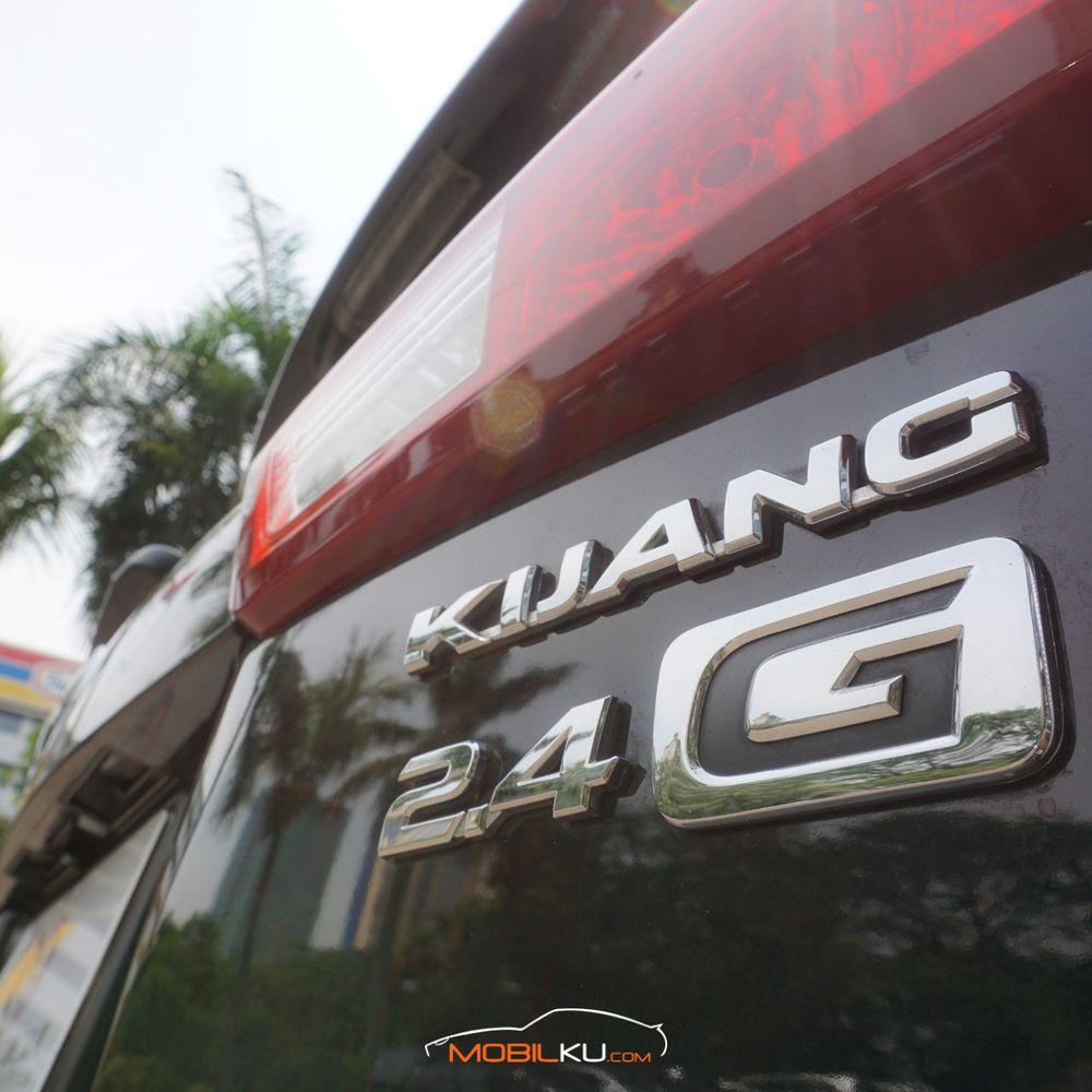 Mobil Toyota Kijang Innova 2019