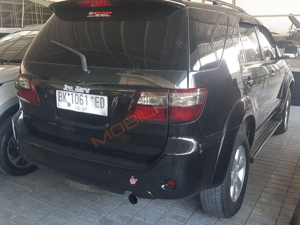 Mobil Toyota Fortuner 2009