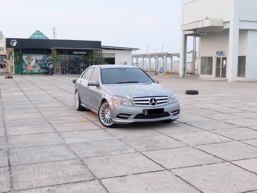 Mobil Mercedes-Benz C-Class 2011