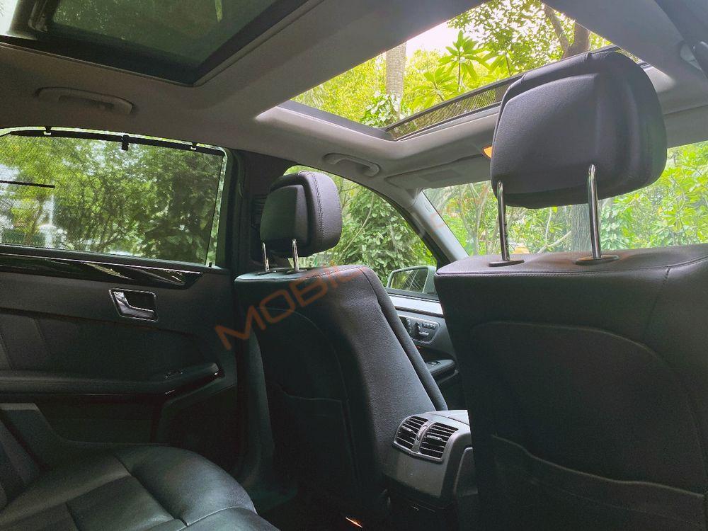 Mobil Mercedes-Benz E-Class 2011