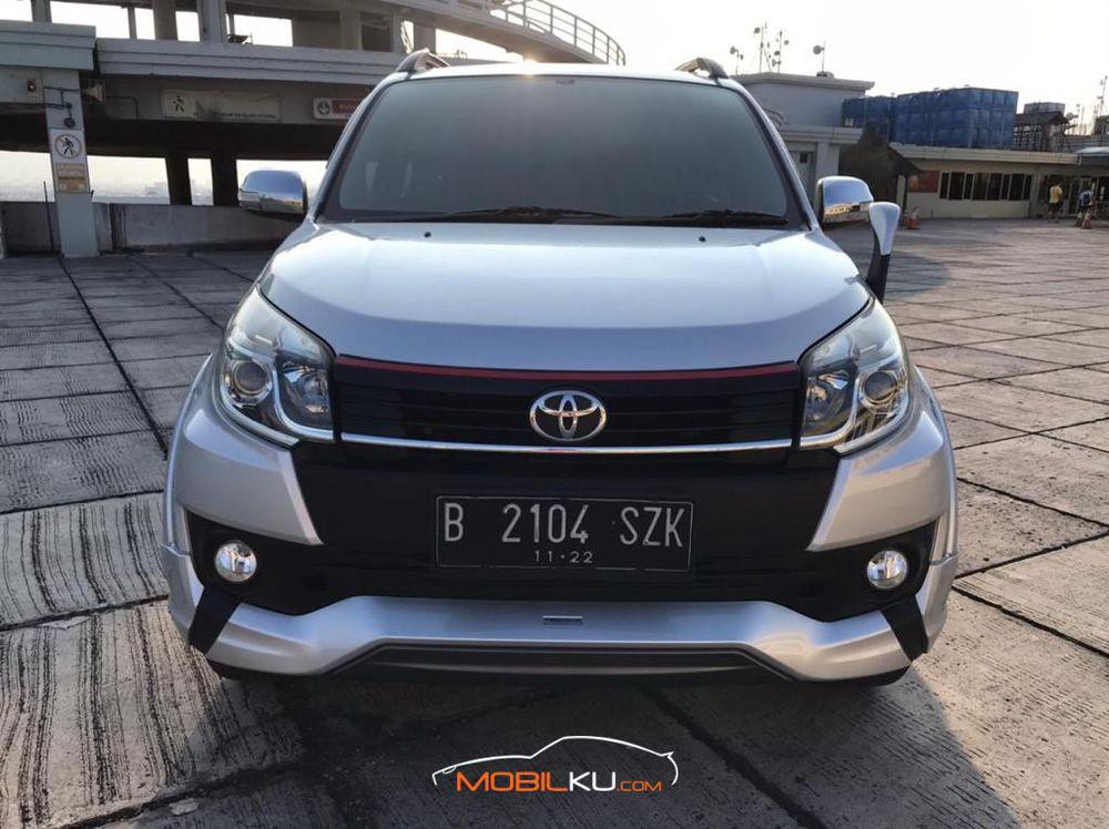 Mobil Toyota Rush 2017