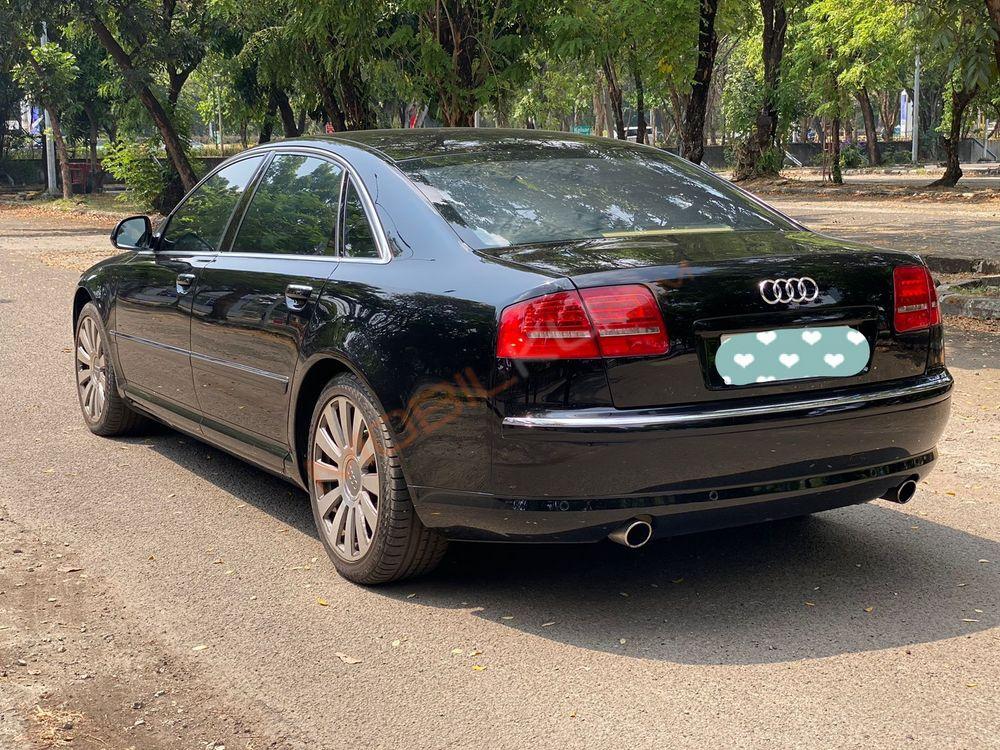 Mobil Audi A8 2009