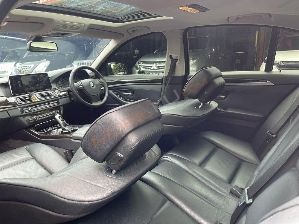 Mobil BMW 5 Series 2013