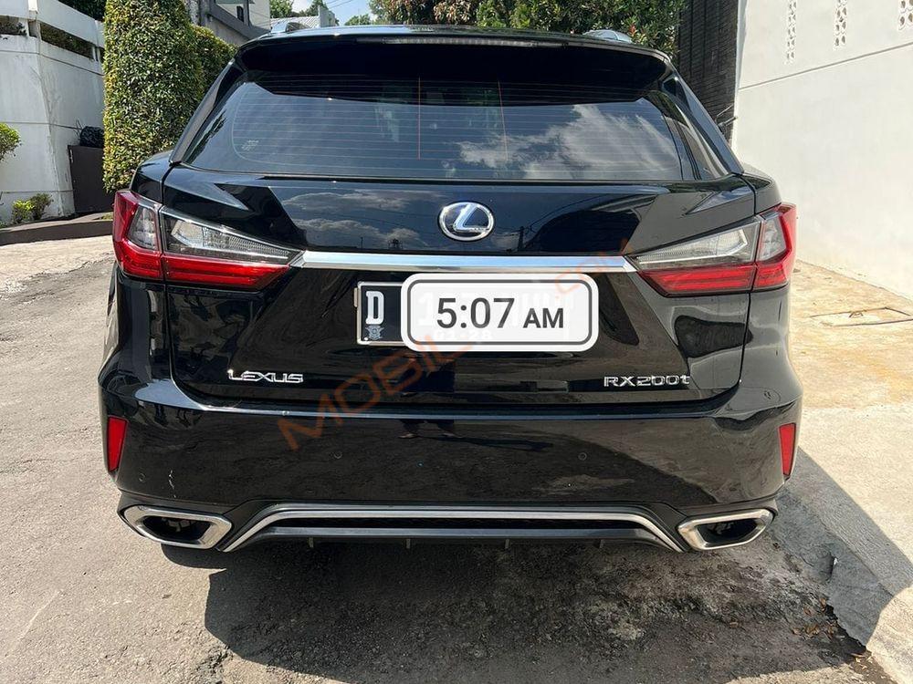 Mobil Lexus RX 2017