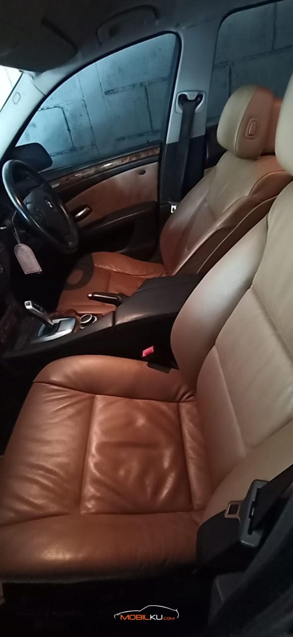 Mobil BMW 5 Series 2008