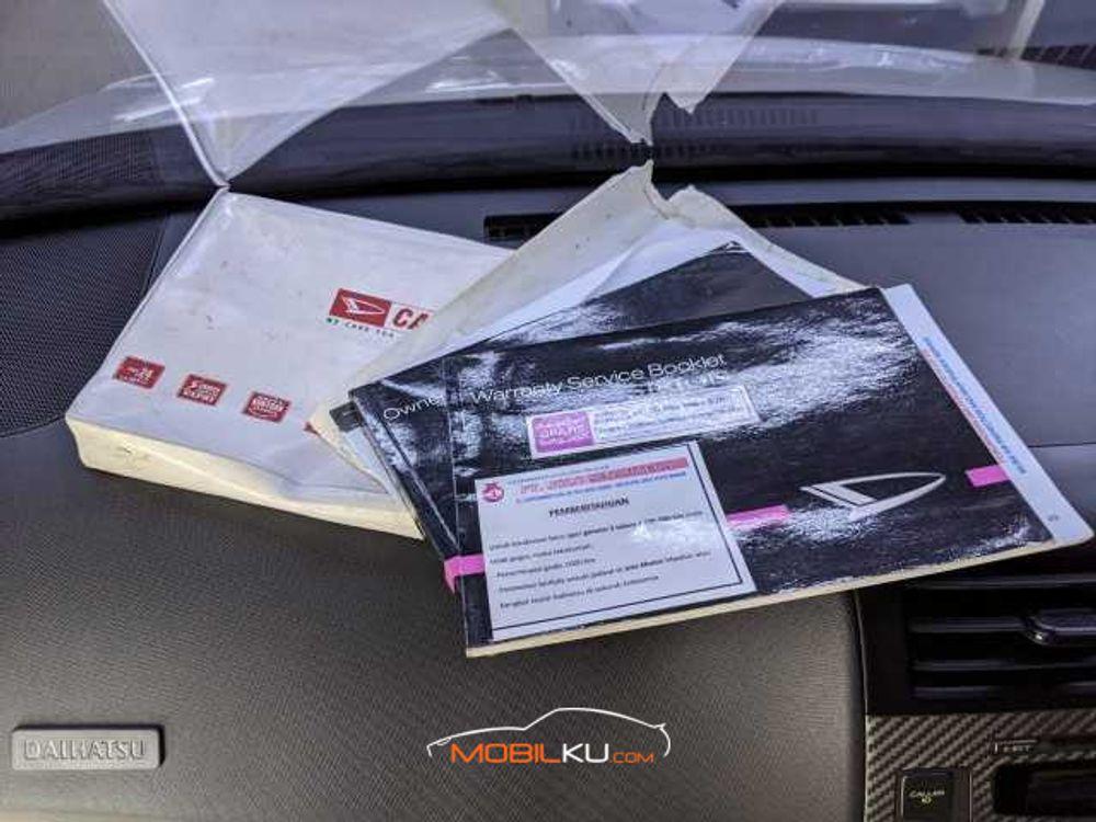 Mobil Daihatsu Sirion 2013