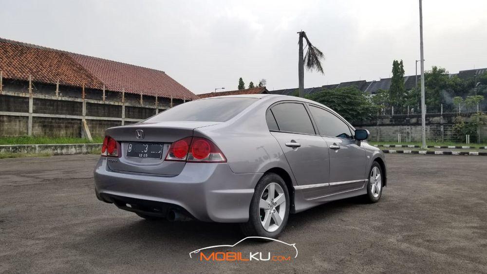 Mobil Honda Civic Sedan 2008
