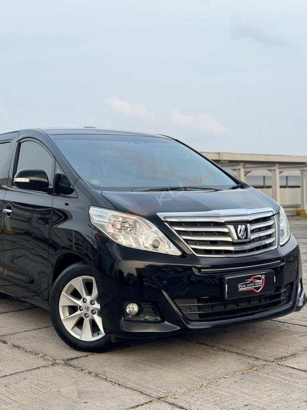 Mobil Toyota Alphard 2014
