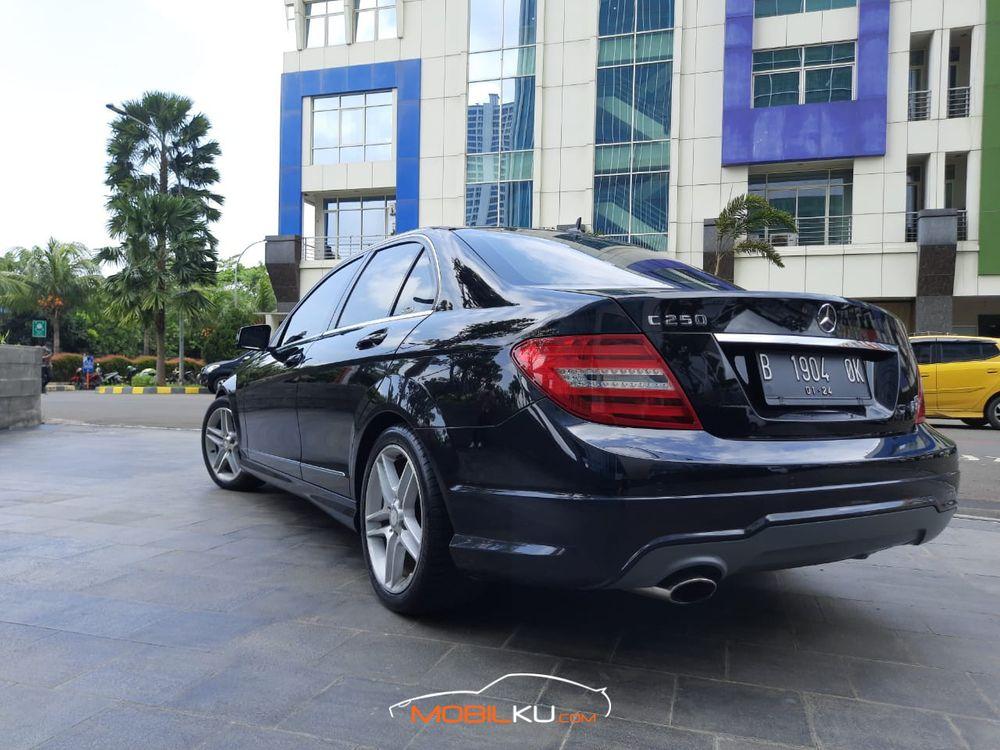 Mobil Mercedes-Benz C-Class 2013