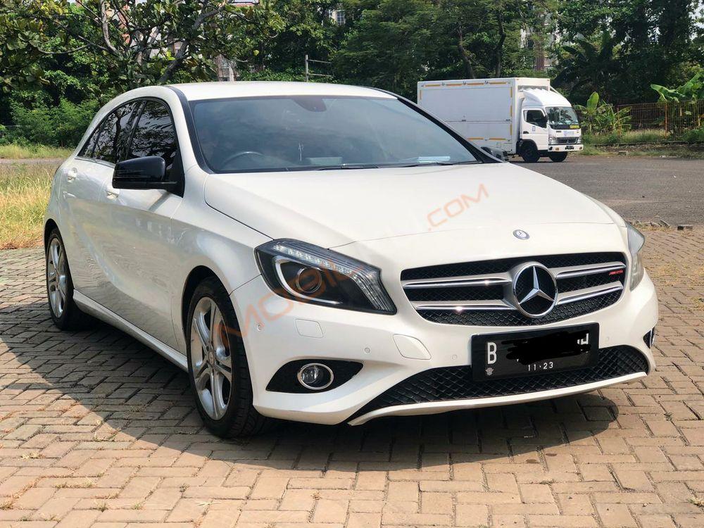 Mobil Mercedes-Benz A-Class 2013