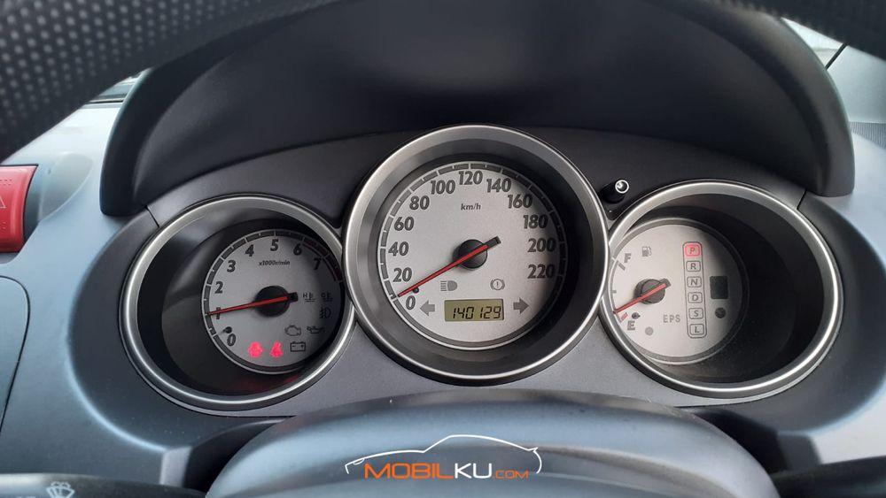 Mobil Honda Jazz 2006