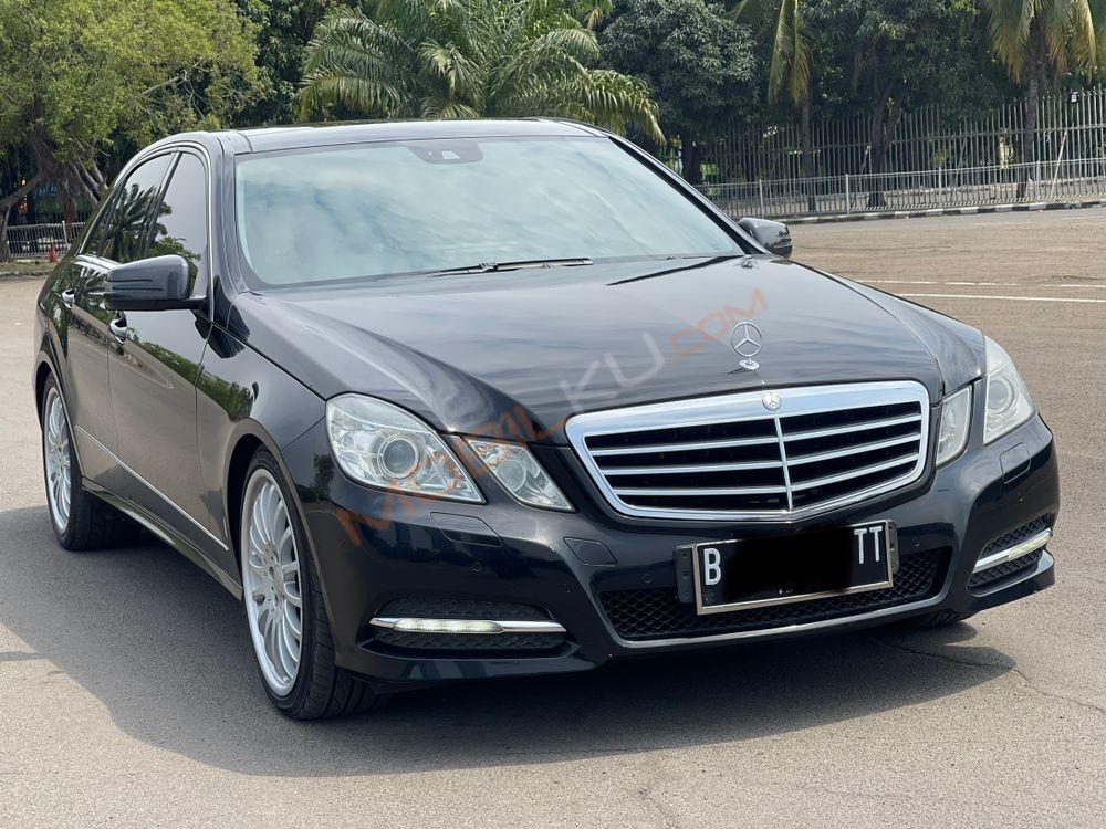 Mobil Mercedes-Benz E-Class 2011