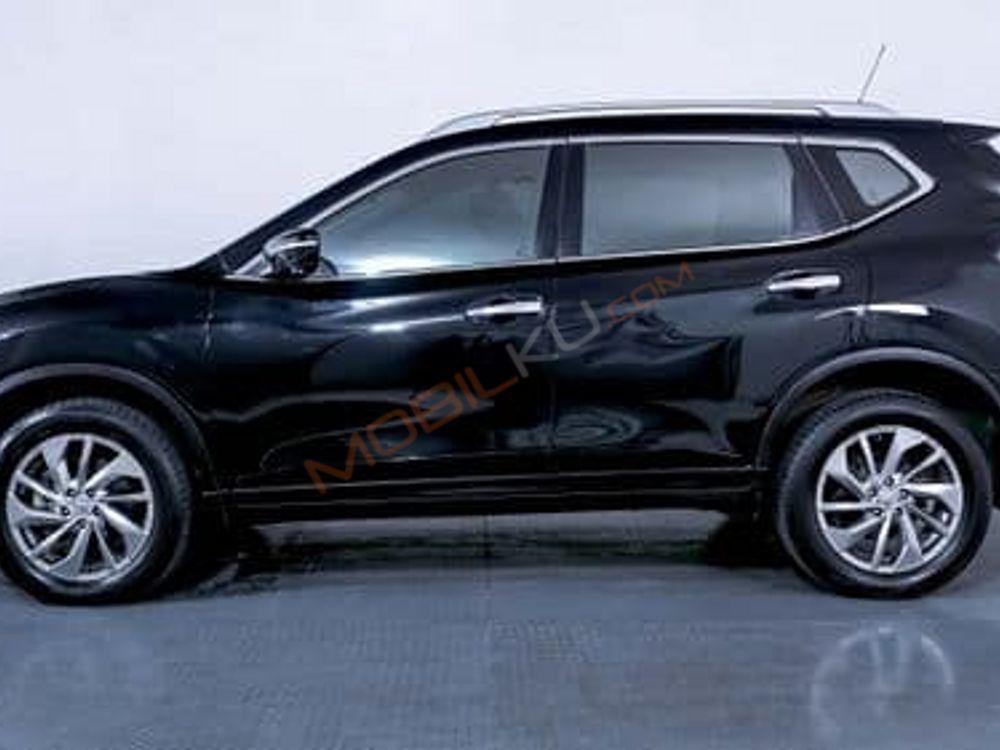 Mobil Nissan X-Trail 2018
