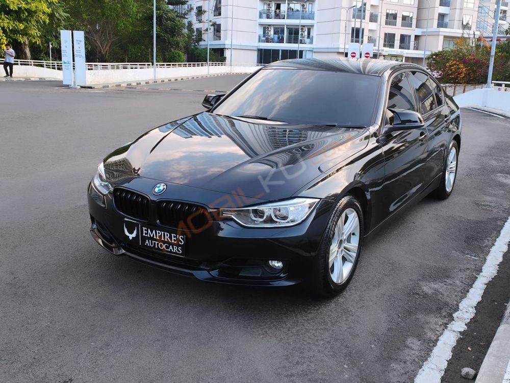 Mobil BMW 3 Series 2014
