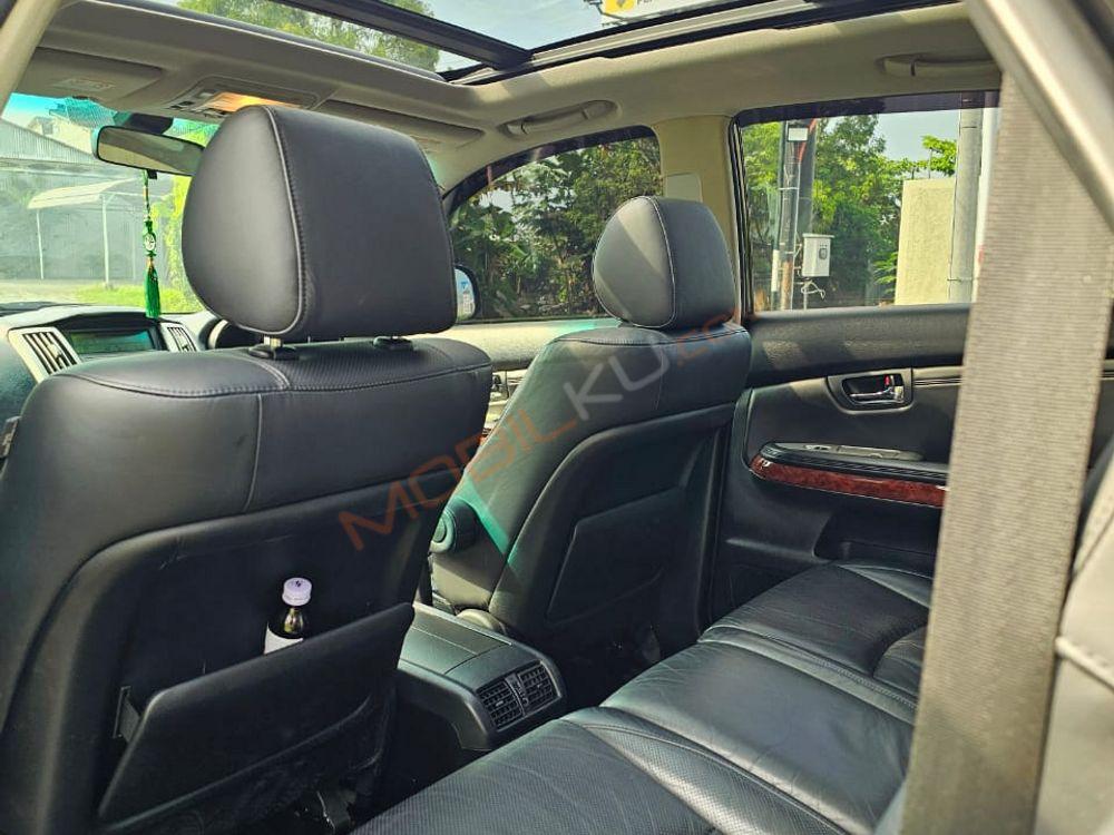 Mobil Toyota Harrier 2003