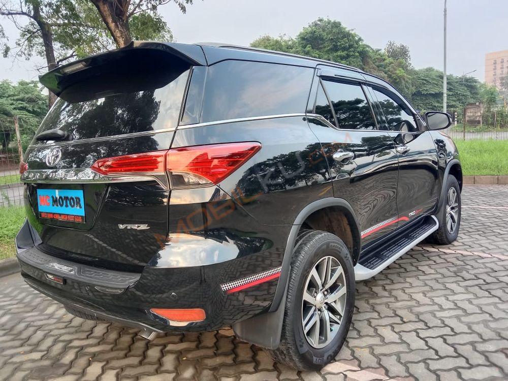 Mobil Toyota Fortuner 2016