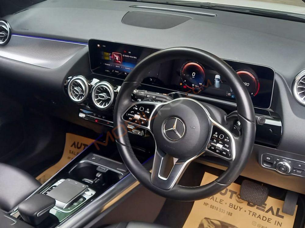 Mobil Mercedes-Benz B-Class 2018