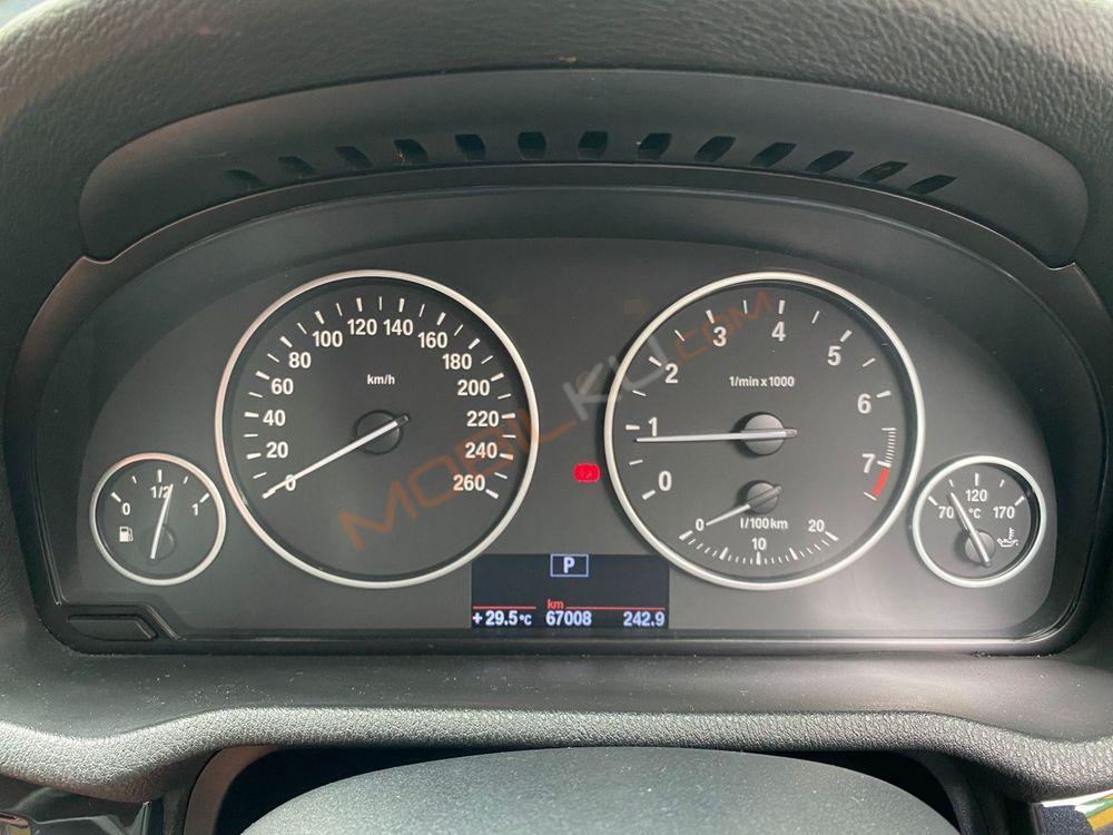 Mobil BMW X3 2012