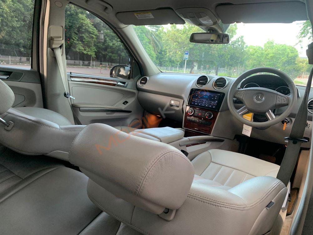 Mobil Mercedes-Benz ML 2006