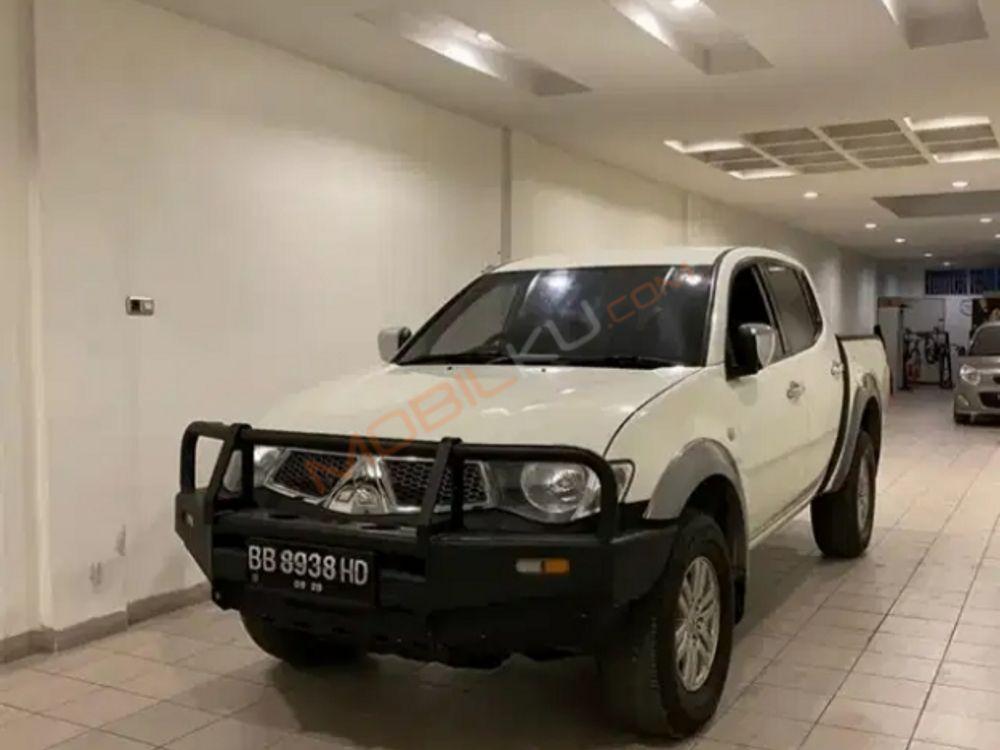 Mobil Mitsubishi Triton 2014