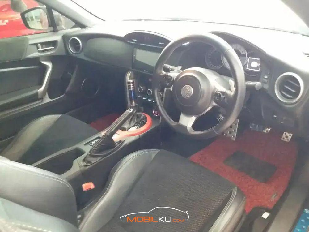 Mobil Toyota 86 2019