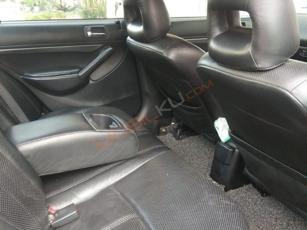 Mobil Honda Civic Sedan 2004