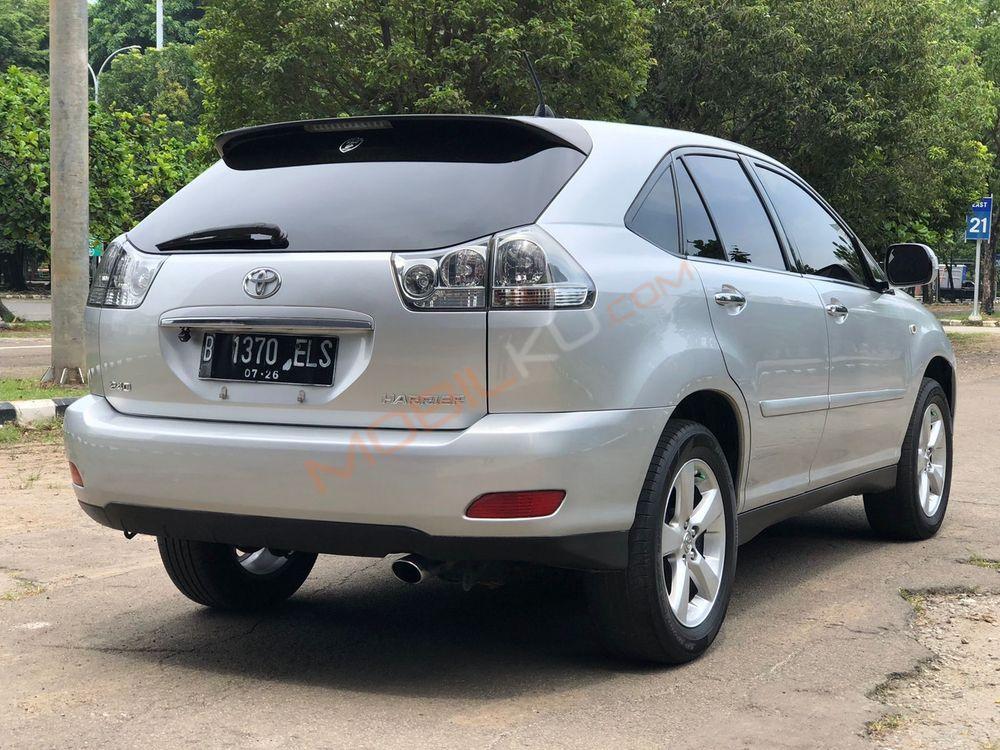 Mobil Toyota Harrier 2013