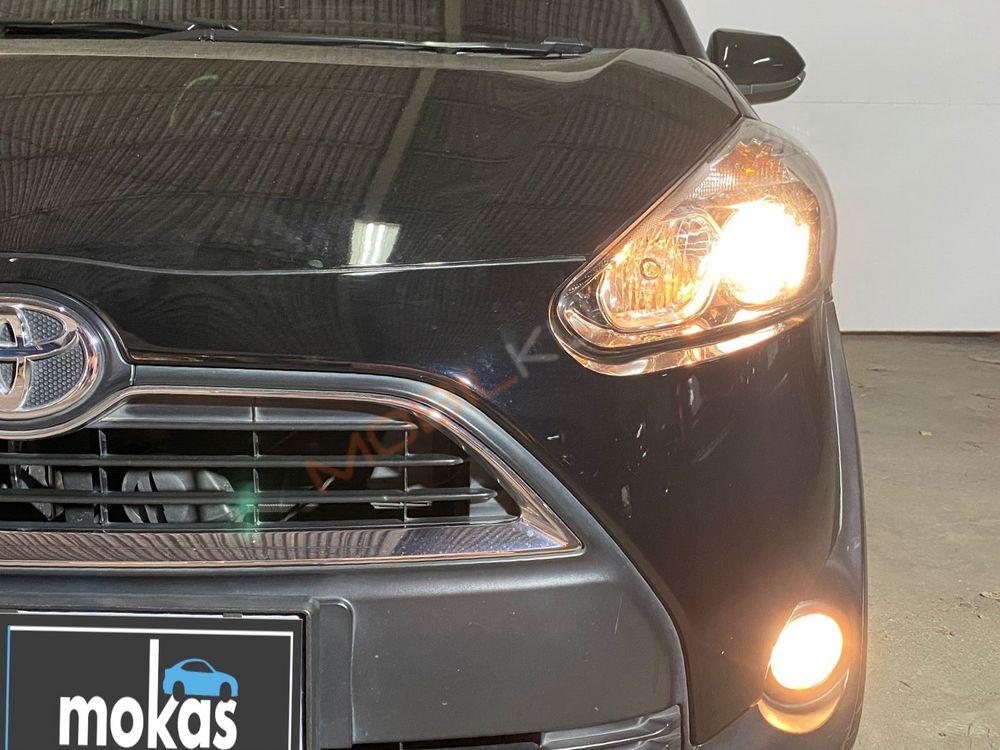 Mobil Toyota Sienta 2017