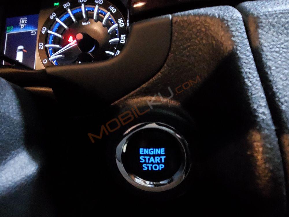 Mobil Toyota Kijang Innova 2018