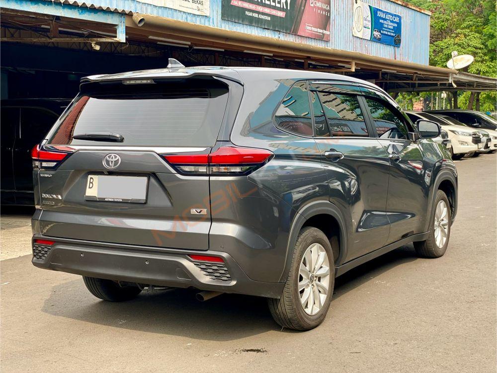 Mobil Toyota Kijang Innova Zenix 2023