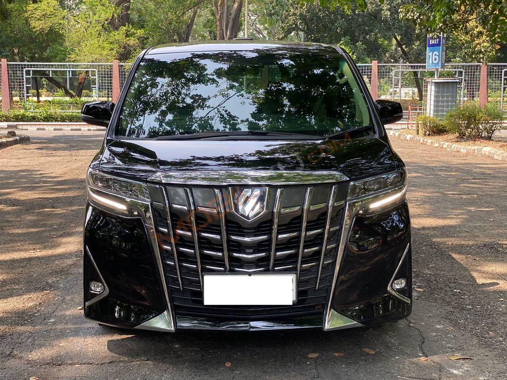 Mobil Toyota Alphard 2018
