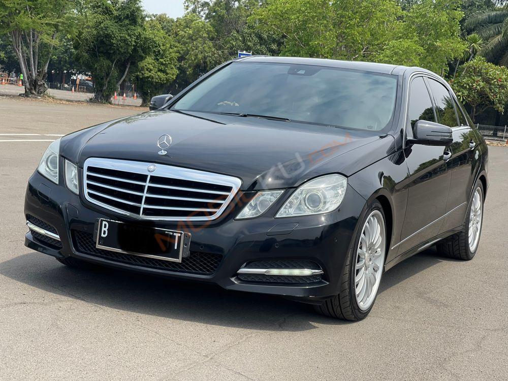 Mobil Mercedes-Benz E-Class 2011