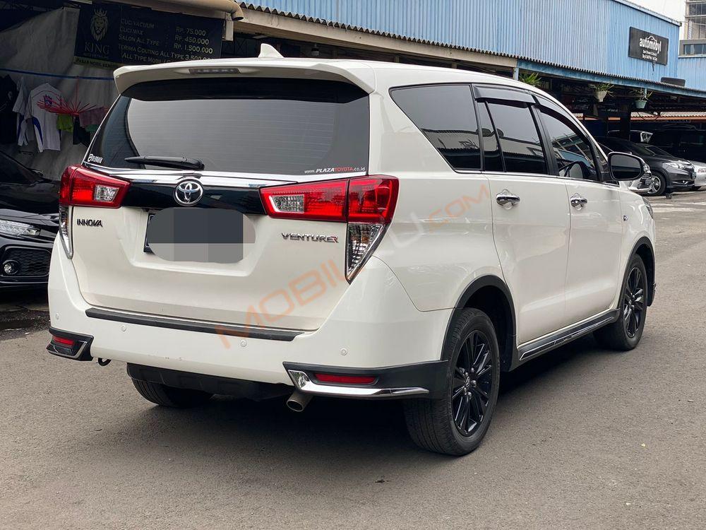 Mobil Toyota Kijang Innova 2017