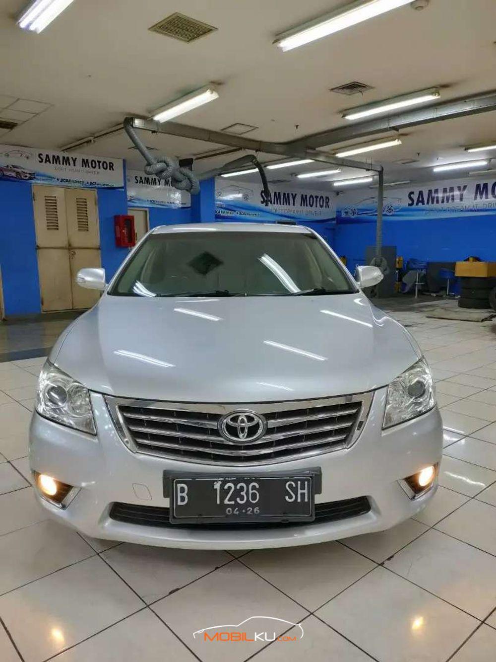 Mobil Toyota Camry 2011
