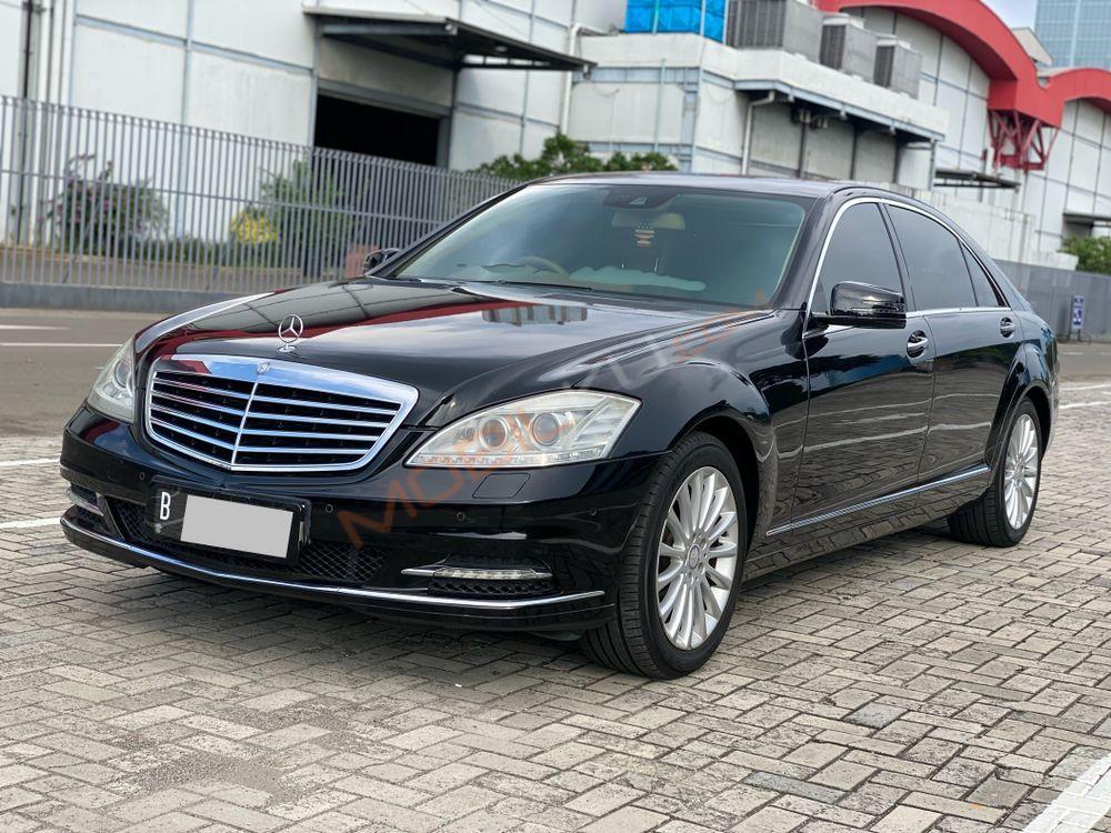 Mobil Mercedes-Benz S-Class 2011