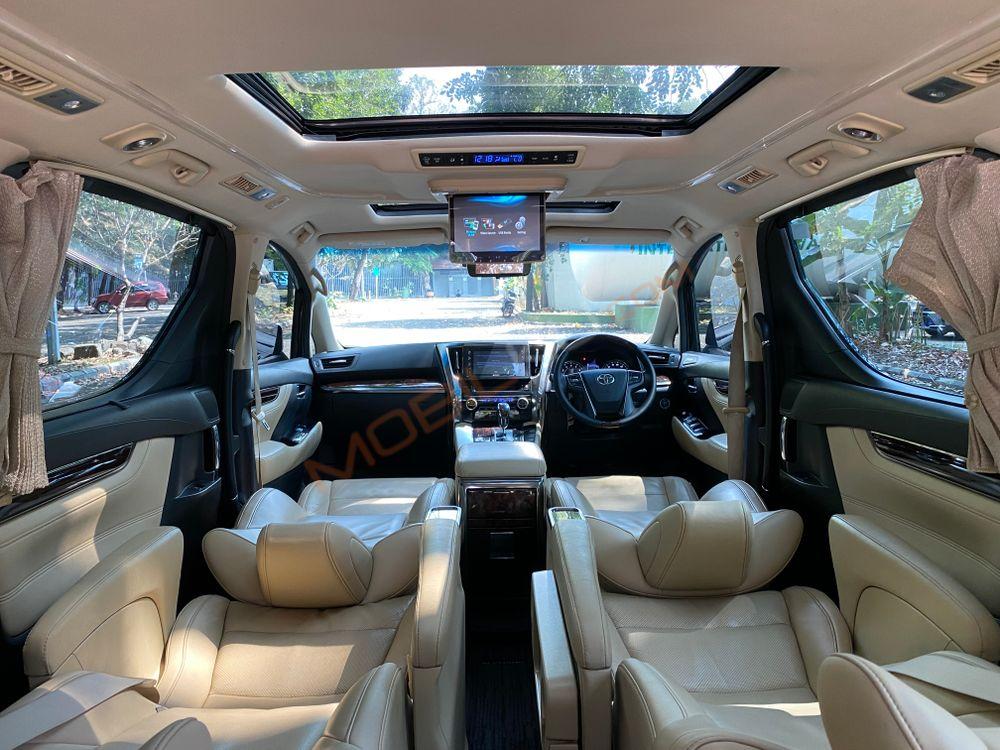 Mobil Toyota Alphard 2018