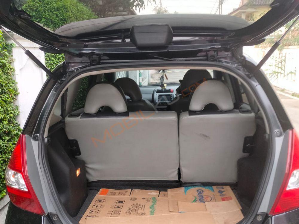 Mobil Honda Jazz 2006