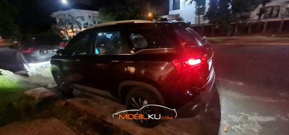 Mobil Wuling Almaz 2020