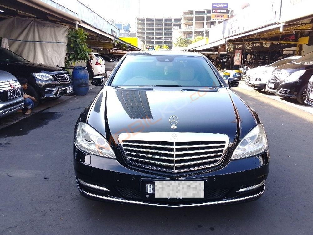 Mobil Mercedes-Benz S-Class 2011