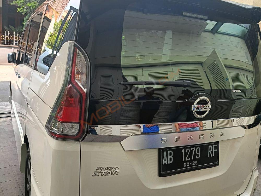Mobil Nissan Serena 2019