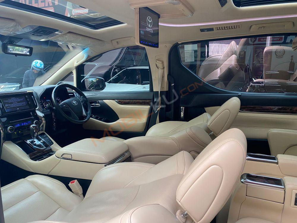 Mobil Toyota Alphard 2020