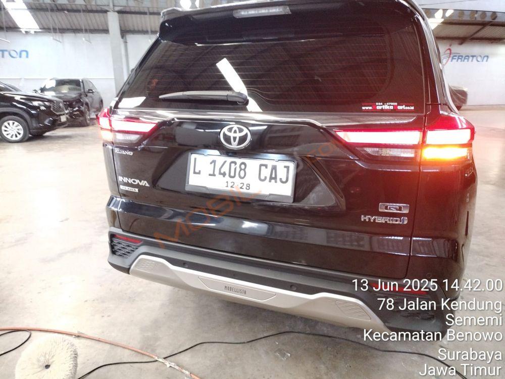Mobil Toyota Kijang Innova Zenix 2023