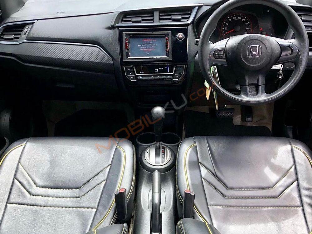 Mobil Honda Brio 2016